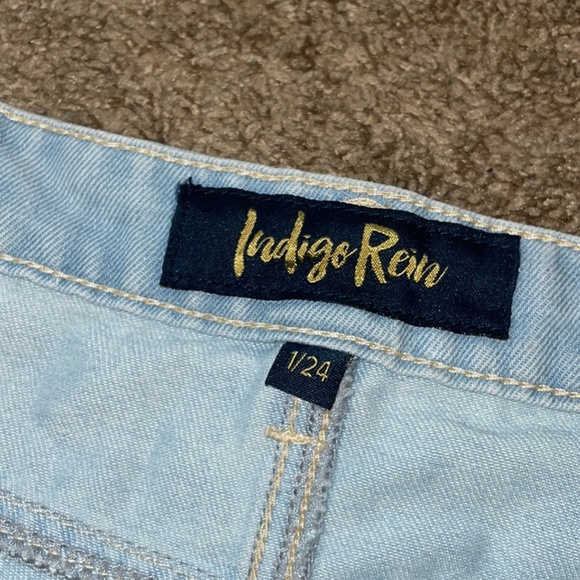 Ripped Jean Shorts - Picture 3 of 3